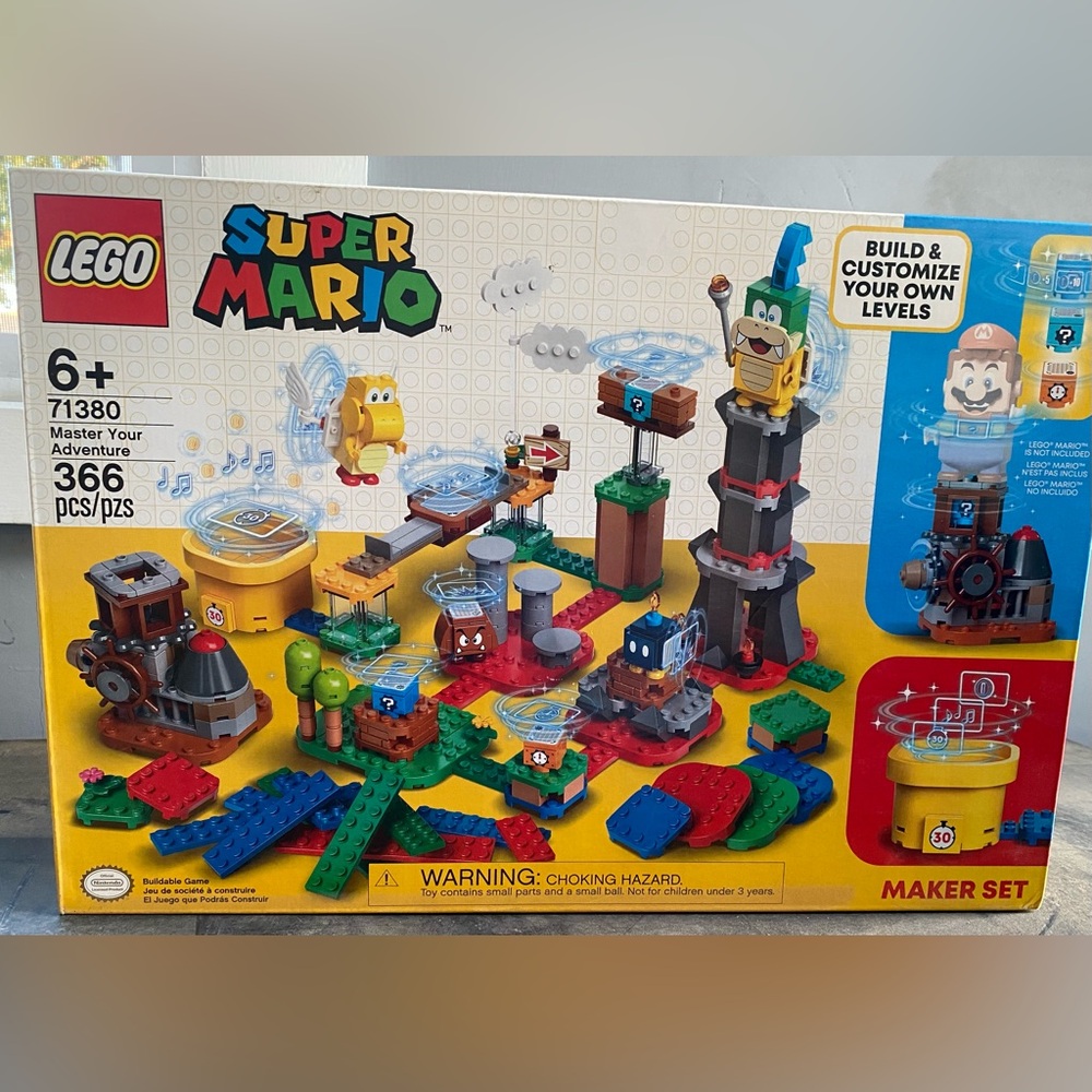 Nintendo Red and Blue Building Set Super Mario Adventure